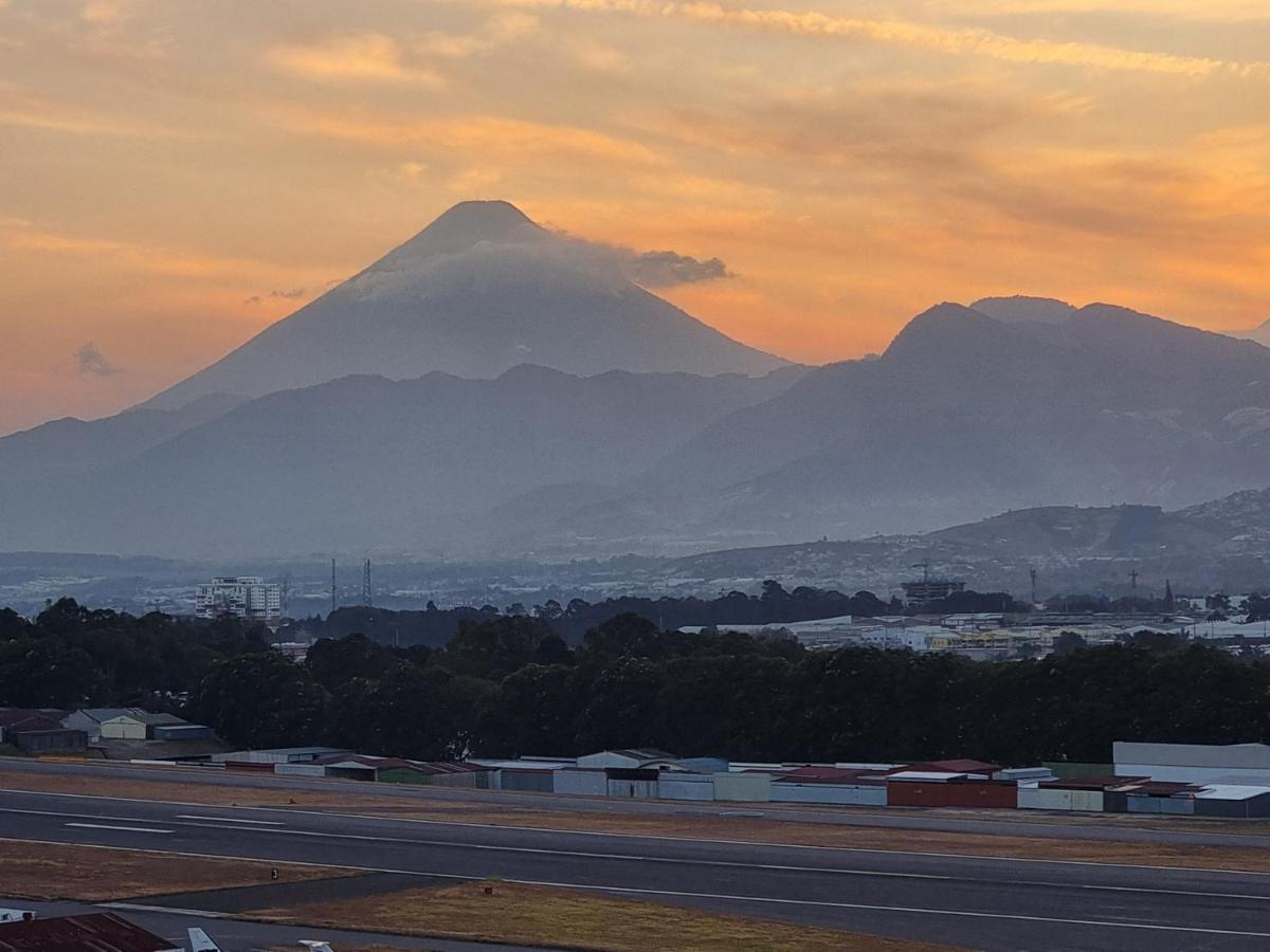 グアテマラシティAmazing Aircrafts Views In Front Of Airportアパートメント エクステリア 写真
